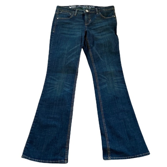 Tommy Hilfiger Freedom Flare Dark Wash Denim Jeans Size 8 NWT - Picture 1 of 16